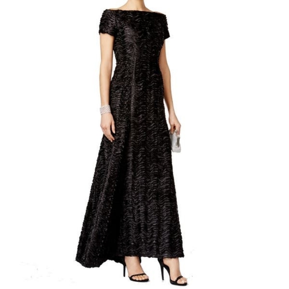 B Michael America Dresses & Skirts - NWT, B Michael America Red Collection Textured Gown
